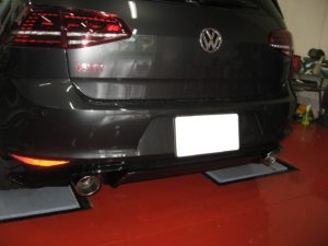 VW ゴルフⅦ GTI クラブスポーツ マフラー交換 | 広島の自動車整備・タイヤ交換・タイヤ預かりは「S.A」