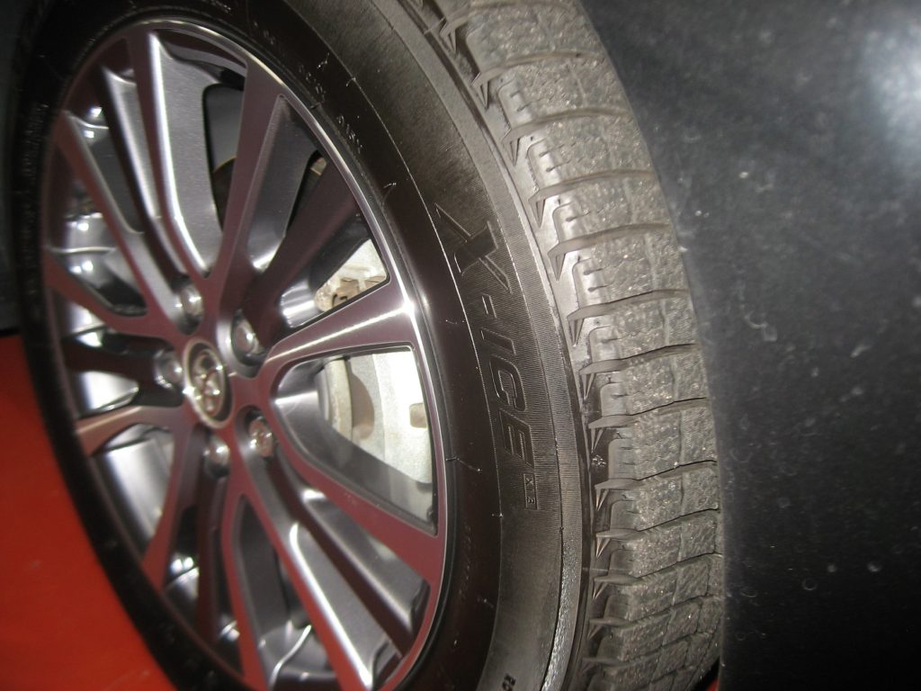 スタットレス 冬用タイヤ 準備 広島の自動車整備 タイヤ交換 タイヤ預かりは S A
