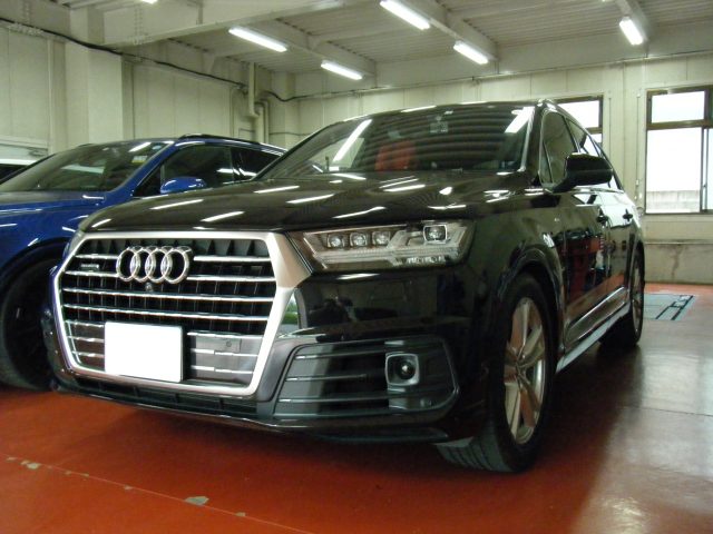 ＡＵＤＩ　Ｑ７（４Ｍ）ドライブレコーダー取付