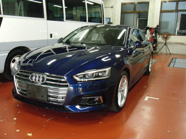 ＡＵＤＩ　Ａ５（Ｆ５）ＳＢ　レーダー取付