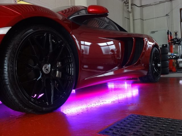 マクラーレン　ＭＰ４－１２Ｃ　アンダーＬＥＤ　ＲＧＢイルミ取付