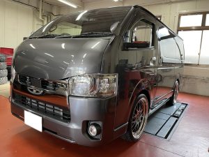トヨタ ハイエース タイヤ、ホイール装着  広島の自動車整備・タイヤ 