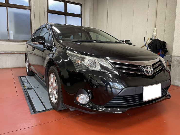 トヨタ アベンシス プリウス 車検点検整備作業 広島の自動車整備 タイヤ交換 タイヤ預かりは S A