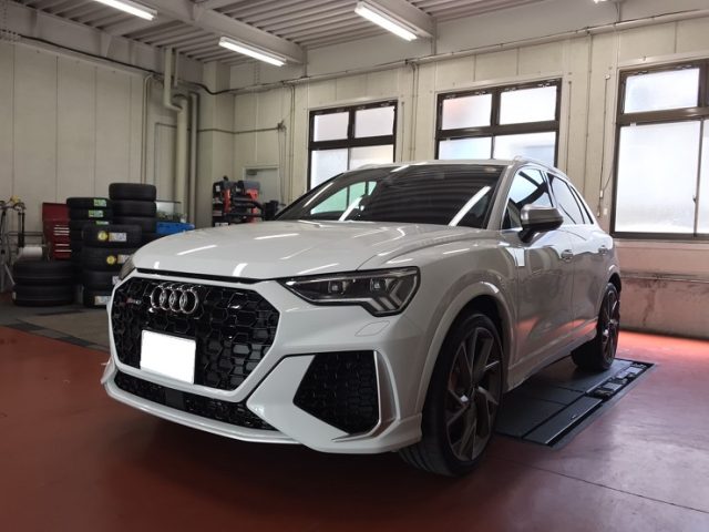 ＡＵＤＩ　ＲＳＱ３（Ｆ３）ボディーガラスコーティング＆プロテクションフィルム