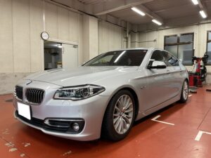 ｂｍｗ ５シリーズ ｆ１０ 車高調交換作業 広島の自動車整備 タイヤ交換 タイヤ預かりは S A