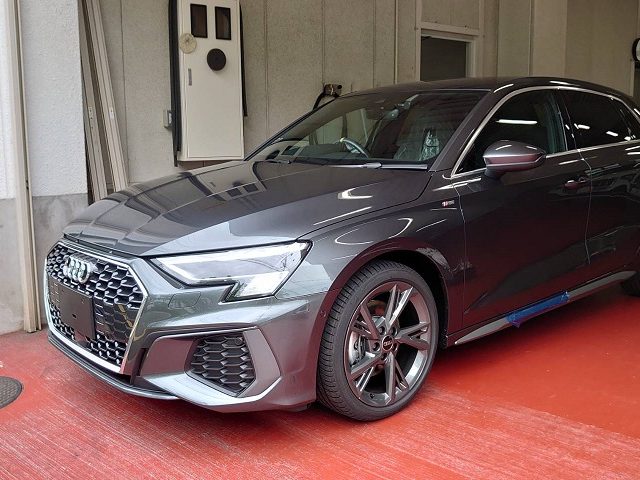 ＡＵＤＩ　Ａ３（ＧＹ）　ＴＶキャンセラー取付作業