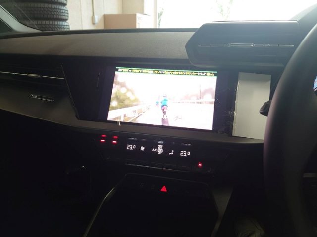ＡＵＤＩ　Ａ３（ＧＹ）ＳＢ　ＴＶキャンセラー取付作業