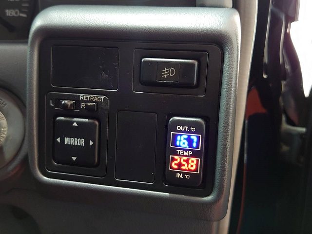 トヨタ　ランドクルーザー８０　内外気温度モニター＆レーダー取付作業