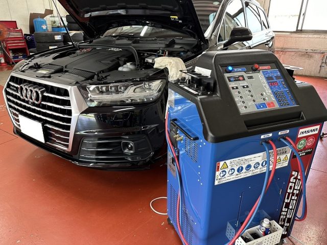 ＡＵＤＩ　Ｑ７（４Ｍ）　エアコンガスクリーニング＆ヘッドライト磨き作業