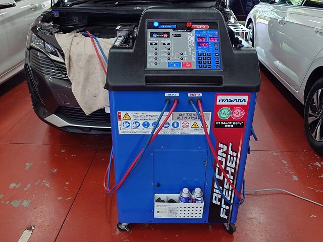 プジョー　5008　車両メンテナンス作業