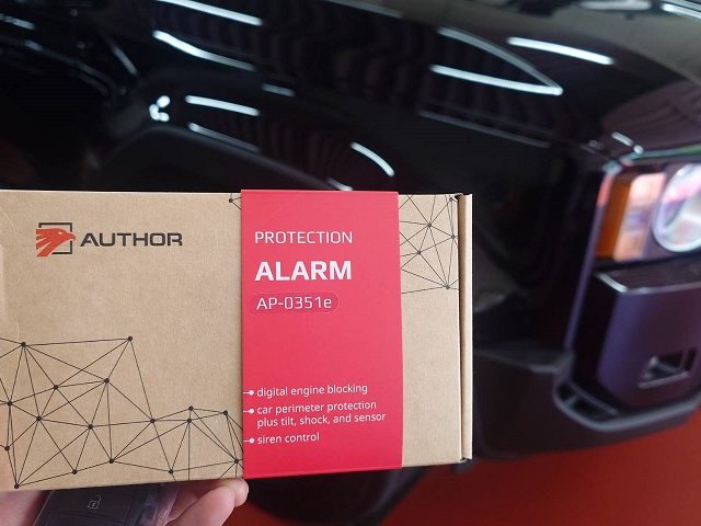 トヨタ　ランドクルーザー２５０　ＡＵＴＨＯＲ　ＡＬＡＲＭ製セキュリティ取付作業