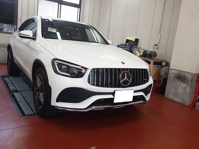 メルセデスベンツ　ＧＬＣ（Ｗ２５３）パナメカリーナグリル交換作業