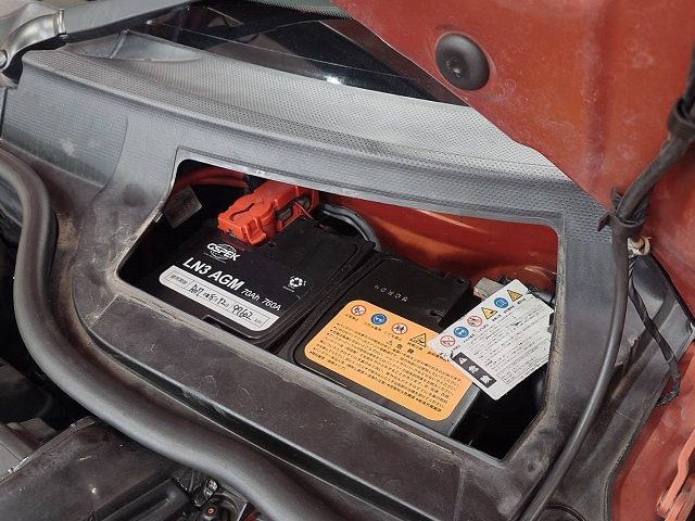 ＢＭＷ　ＭＩＮＩ　バッテリー交換作業