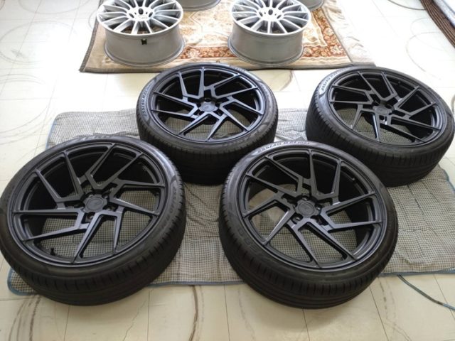 ホイールガラスポリマーコーティング作業