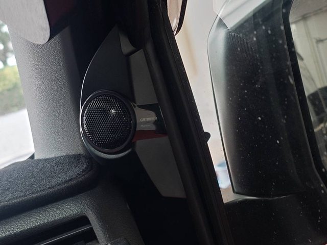 トヨタ　ハイエース　スピーカー交換取付作業