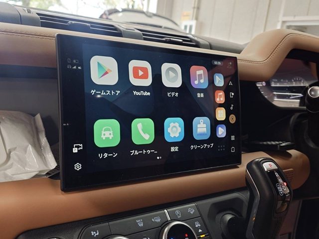 ランドローバー　ディフェンダー　マルチメディアインターフェイス取付作業