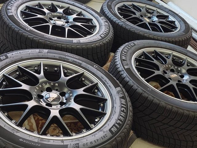 ホイールガラスポリマーコーティング作業