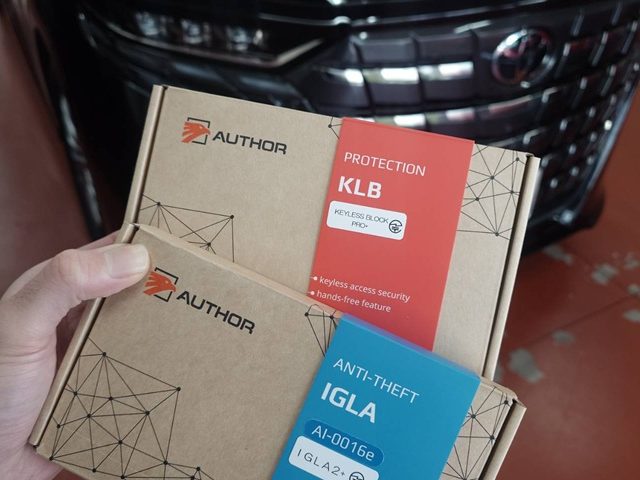 トヨタ　アルファード　ＡＵＴＨＯＲ　ＡＬＡＲＭ製セキュリティ取付作業