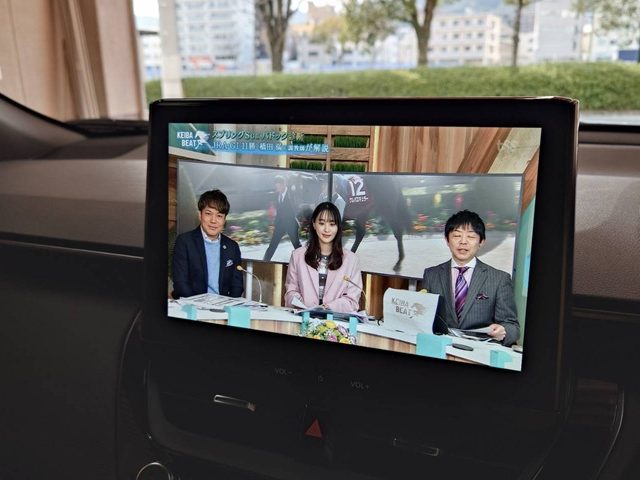 トヨタ　カローラクロス　ＴＶキャンセラー取付作業