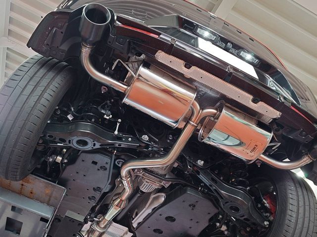 ＬＥＸＵＳ　ＬＢＸ　ＭＯＲＩＺＯ　ＲＲ　マフラー交換作業