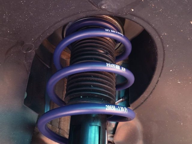 ＡＵＤＩ　Ｑ３（Ｆ３）　ダウンサス交換＆アライメント作業