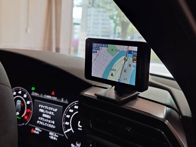 ＡＵＤＩ　ＲＳ３（ＧＹ）　ユピテル製レーダー探知機（ＺＫ３１００）取付作業