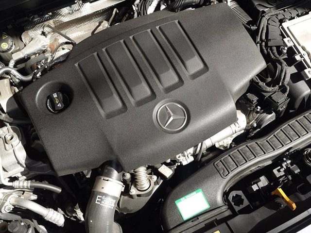 メルセデスベンツ　ＣＬＡ２００ｄ　オイル交換、メンテナンスリセット作業