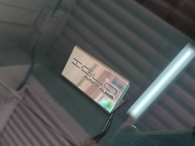 スバル　ＷＲＸ　ＳＴＩ　ＡＵＴＨＯＲ　ＡＬＡＲＭ製セキュリティ＆ユピテルレーダー取付作業