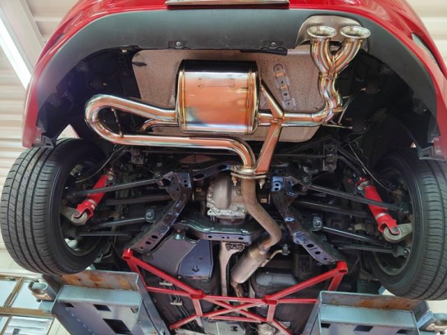ＭＡＺＤＡ　ロードスター（ＮＤ）サクラム製マフラー交換作業