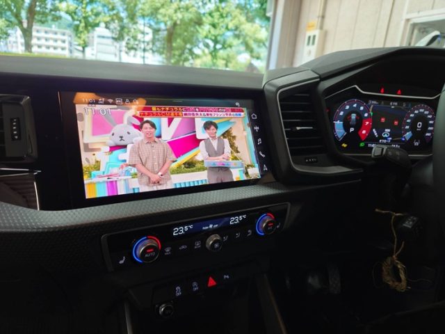 ＡＵＤＩ　Ａ１（ＧＢ）マルチメディアインターフェイス＆地デジチューナー取付作業