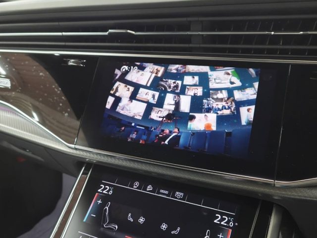 ＡＵＤＩ　ＲＳＱ８（Ｆ１）　ＴＶキャンセラー取付