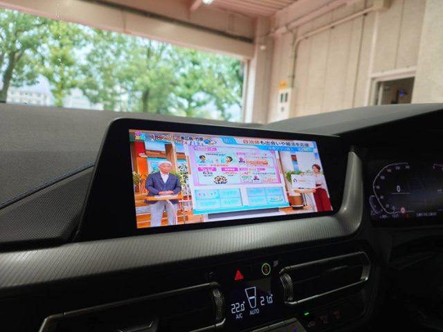 ＢＭＷ　１１８ｄ（Ｆ４０）　ＡＶインターフェイス＆地デジチューナー取付作業
