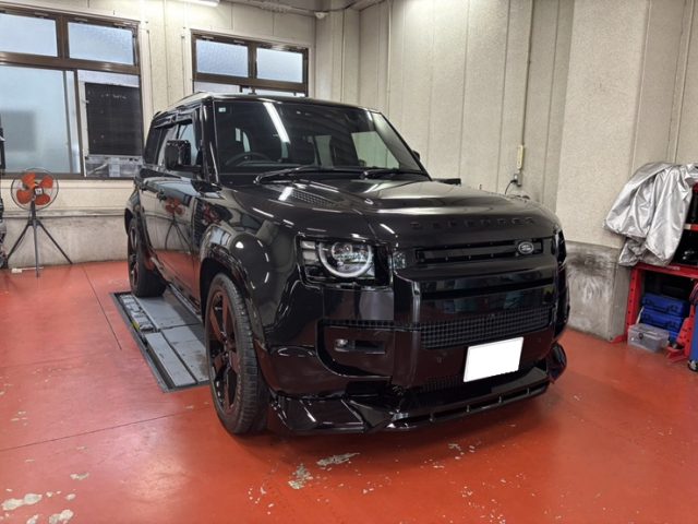 ランドローバー　ディフェンダー　ＭａｘｔｏｎＤｅｓｉｇｎエアロ塗装取付作業
