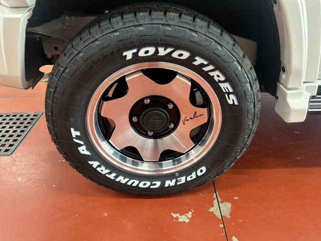 スズキ　ジムニーノマド　タイヤホイール、ステアリング交換作業