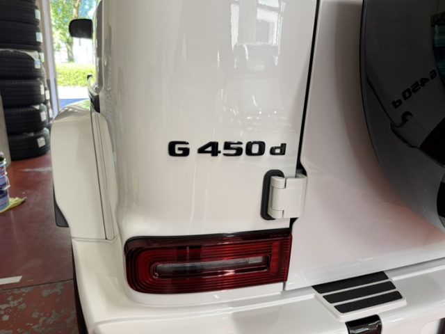 メルセデスベンツ　Ｇ４５０ｄ（Ｗ４６５）レーダー、ブラックエンブレム、プロテクションフィルム作業
